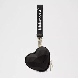 *NWT* LULULEMON Black Heart-Shaped Wristlet